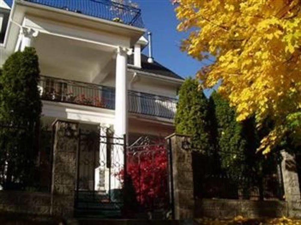 Mozart Guest House Seattle Bed And Breakfast ภายนอก รูปภาพ