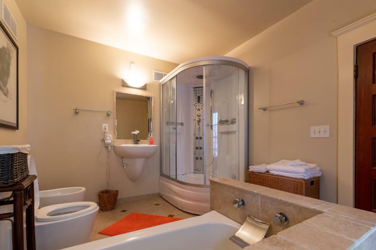 Mozart Guest House Seattle Bed And Breakfast ภายนอก รูปภาพ