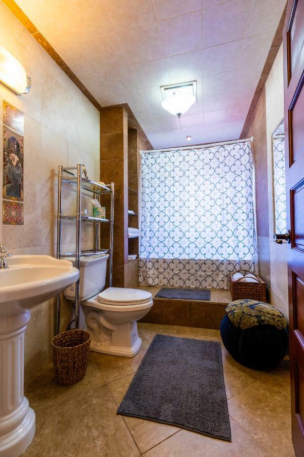 Mozart Guest House Seattle Bed And Breakfast ภายนอก รูปภาพ